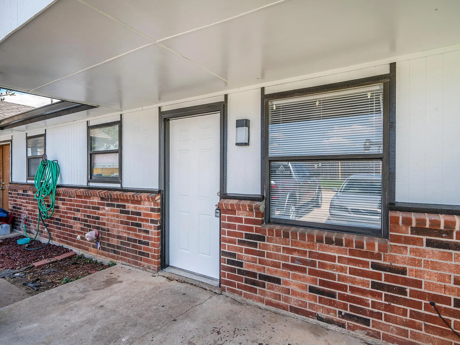 2 bed, 965 sqft, $925 — Photo 3