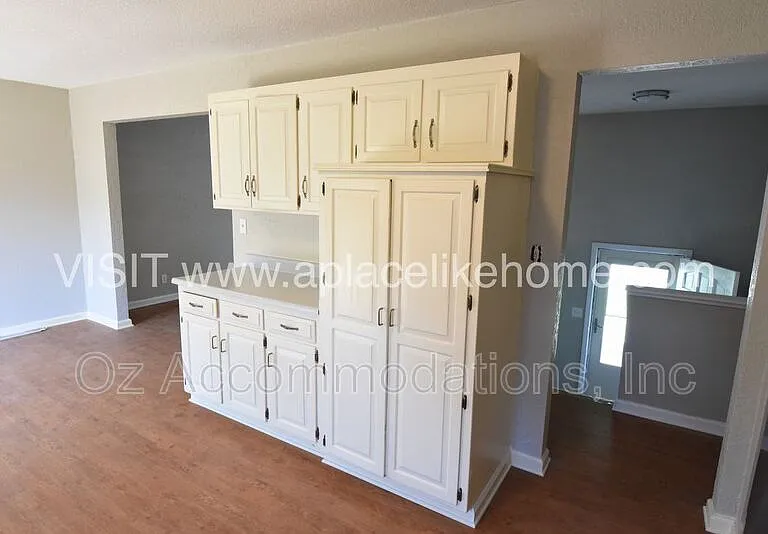 1105 W Elm Ter — Photo 10