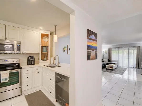4249 Carambola Cir S #2698, Coconut Creek, FL 33066