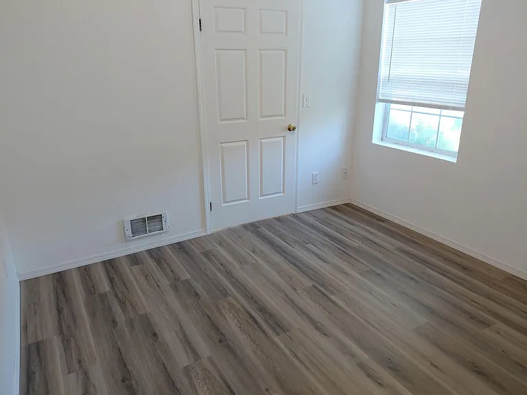 133 N Market Blvd — Photo 20