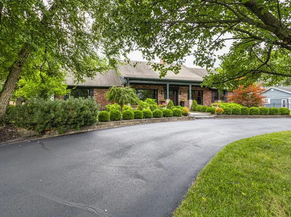 201 Pine Dr, Indianapolis, IN 46260