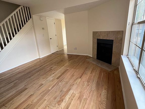 2nd image of 702A Fruit Ave NW