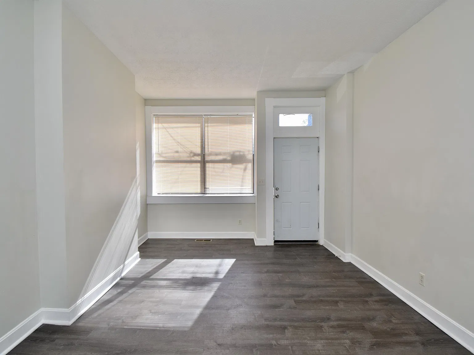 2145 Freeman Ave — Photo 2
