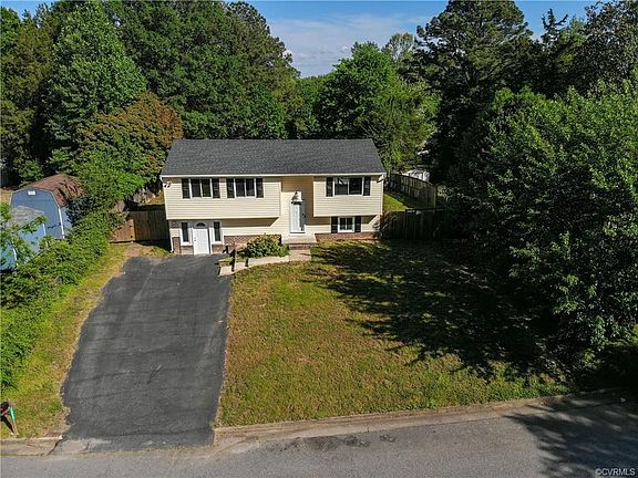 2nd image of 1009 Arch Hill Dr