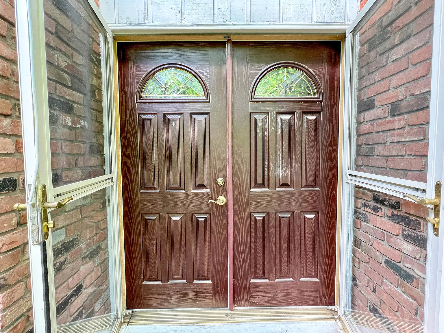 25946 Tallwood Dr — Photo 2