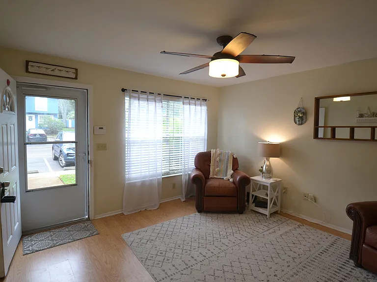3379 Fox Hunt Dr — Photo 10