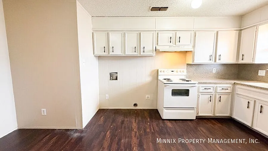 Red Oak Apartments — Photo 4