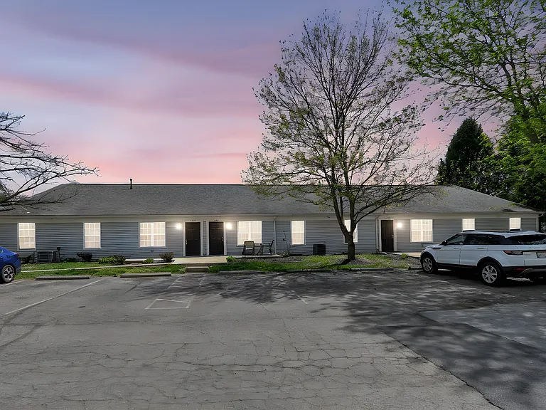 Coventry Apartments — Photo 72