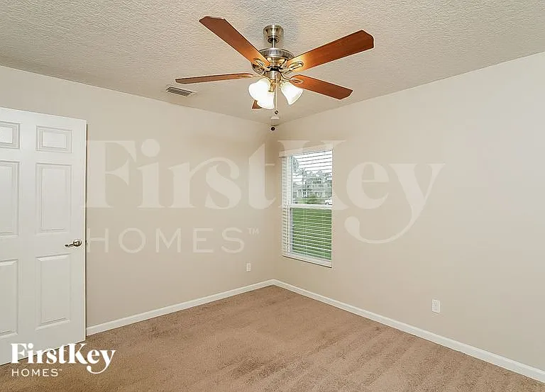 1881 SW Millikin Ave — Photo 10