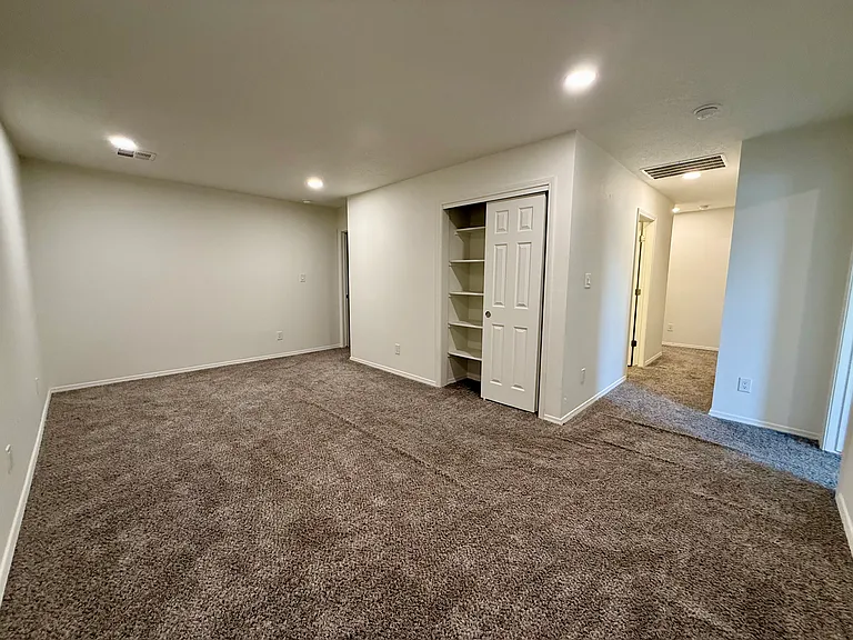 267 San Clemente Ave NW — Photo 13