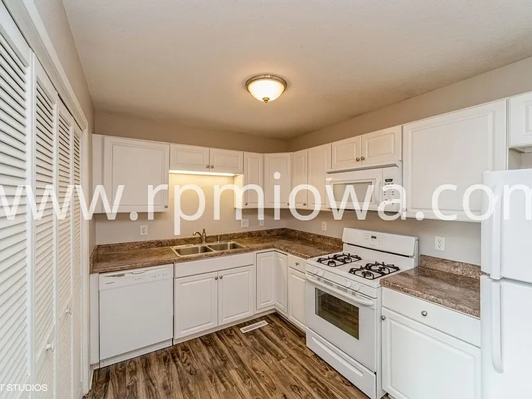 300 5th Ave NW — Photo 6