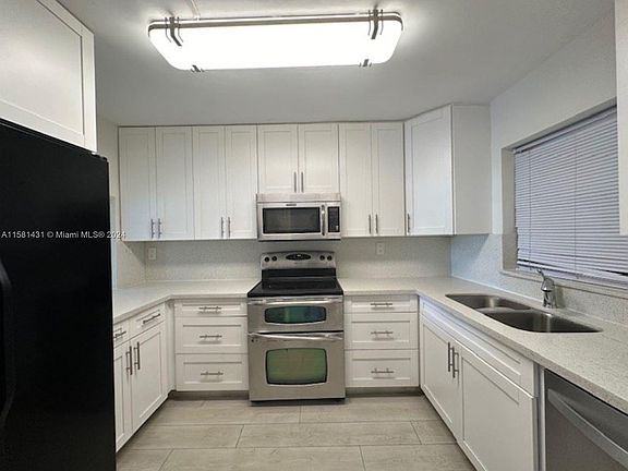 5th image of 9480 Tangerine Pl APT 103