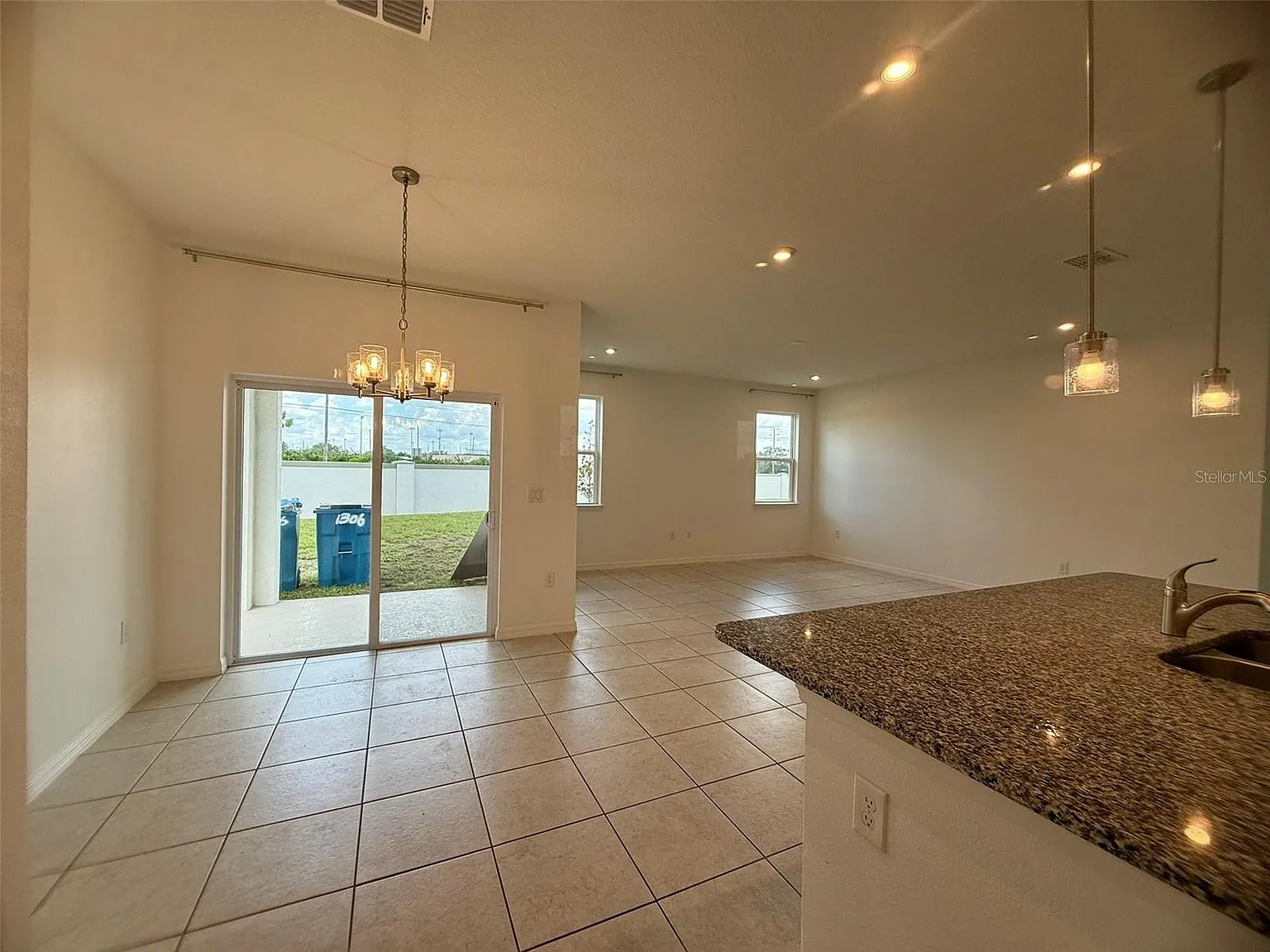 4 bed, 1839 sqft, $2,000 — Photo 4