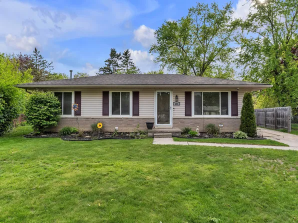 386 Charterhouse Ct, Canton, MI 48188