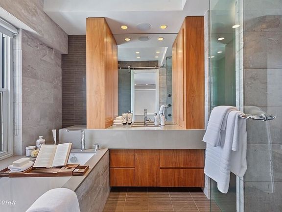 5th image of 340 E 64th Street Phbc