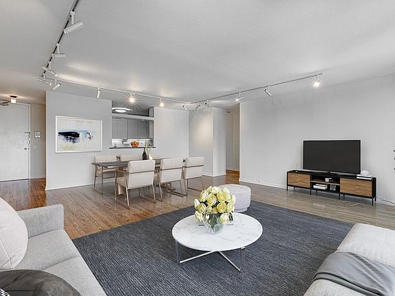 5th image of 340 W Diversey Pkwy #719A