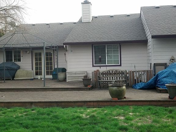 2nd image of 10404 NE 67th St