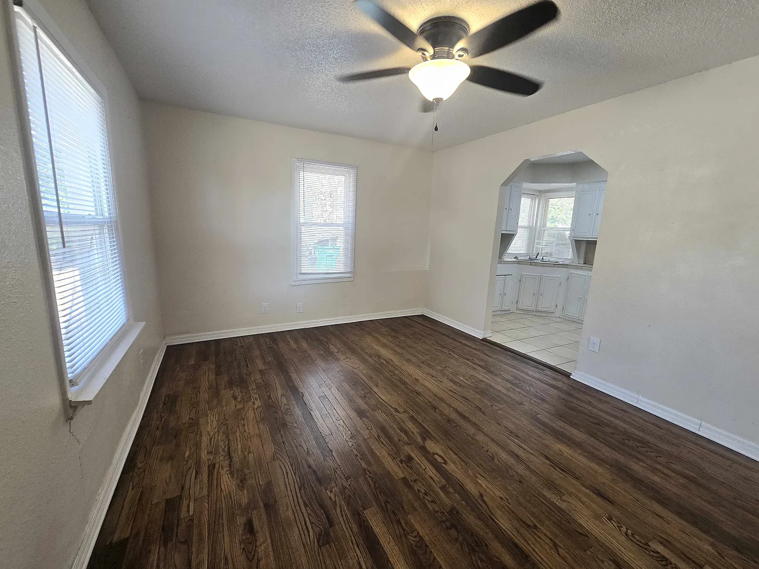 2 bed, 600 sqft, $850 — Photo 2