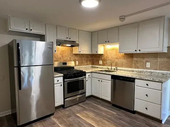 10 Fenway St APT 7, North Providence, RI 02911