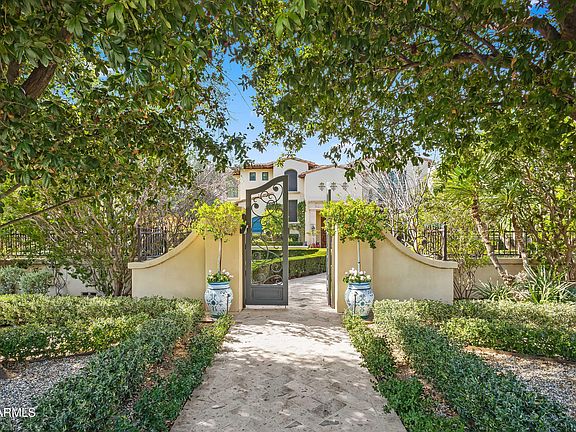 3rd image of 8920 N MARTINGALE Road