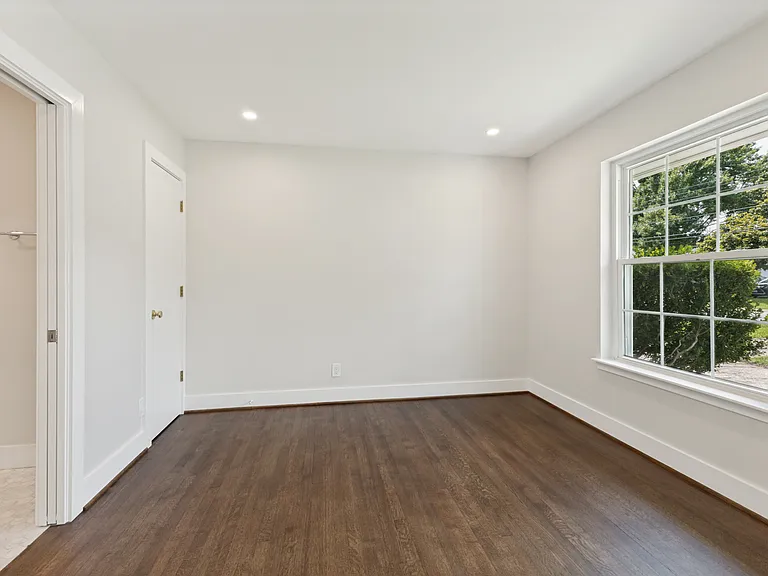 6536 Patrick Dr — Photo 16