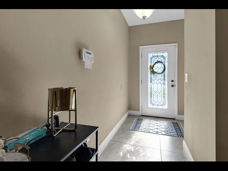 702 Hazel Dr — Photo 12