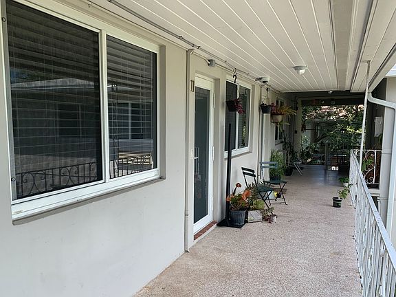 4th image of 631 NE 72nd Ter APT 11
