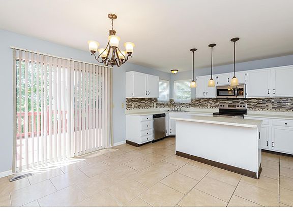 3rd image of 929 Patience Dr