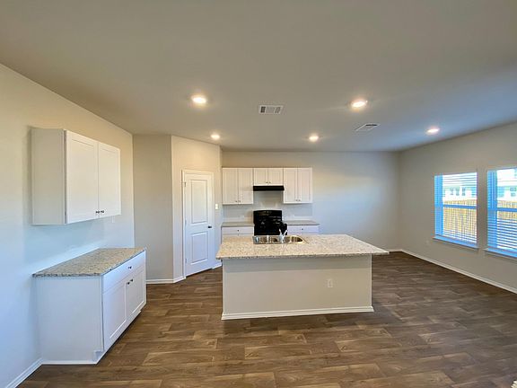 5th image of 442 Orion Dr
