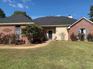624 Southern Oaks Dr, Florence, MS 39073