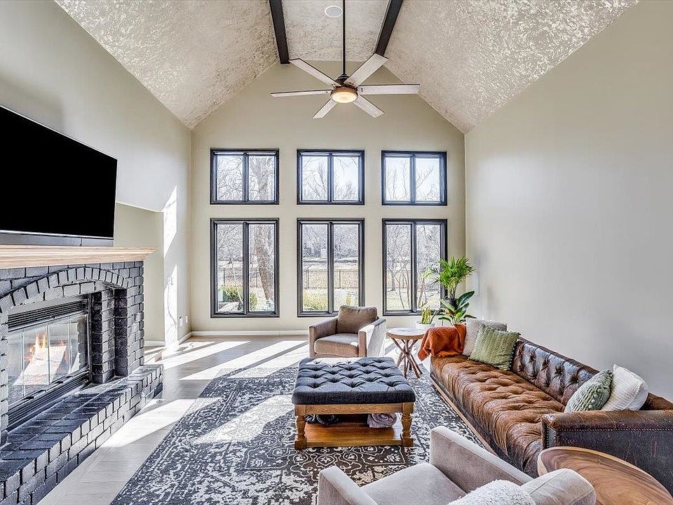 2556 N Greenleaf Ct, Wichita, KS 67226 Zillow