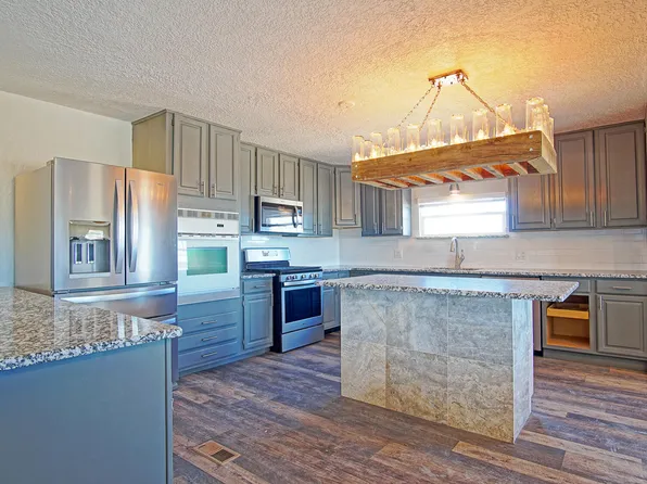 5373 Raglin Ave SW, Albuquerque, NM 87121