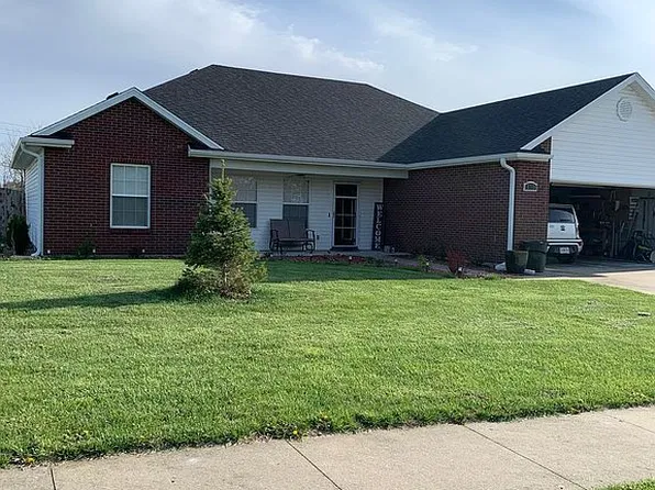 6140 Impala Dr, Hallsville, MO 65255