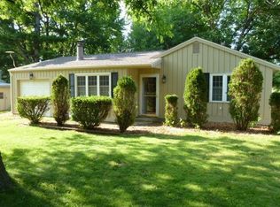 206 E Dunbar St, Mahomet, IL 61853