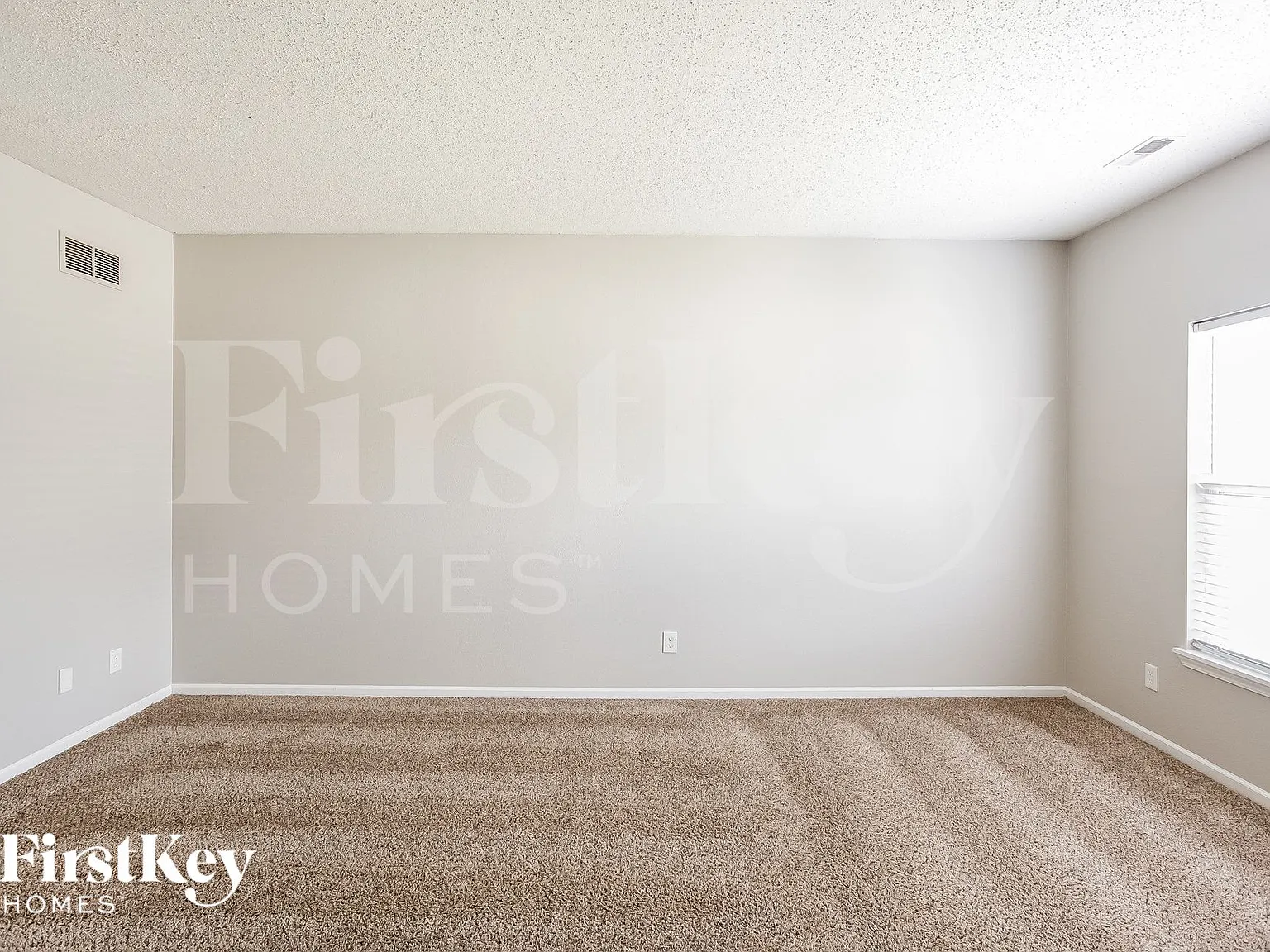 4 bed, 2.5 bath, 2480 sqft, $1,850 — Photo 3