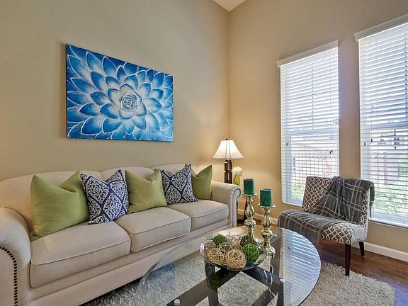 5th image of 71 Bettencourt Way