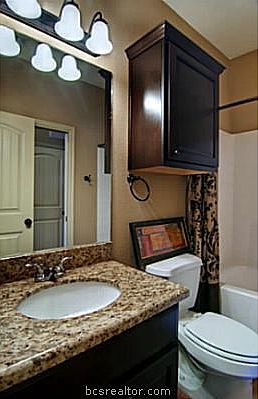 4th image of 311 Deacon Dr W