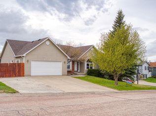 2332 Gallery View Dr, Gillette, WY 82718