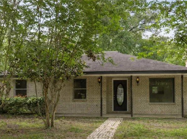 26 Holly Ln, Huntsville, TX 77340