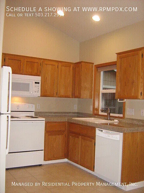Single Level Hillsboro Home with Vaulted Ceilings — Photo 4