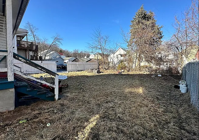 3 bed, 1.5 bath, 1400 sqft, $1,195 — Photo 3