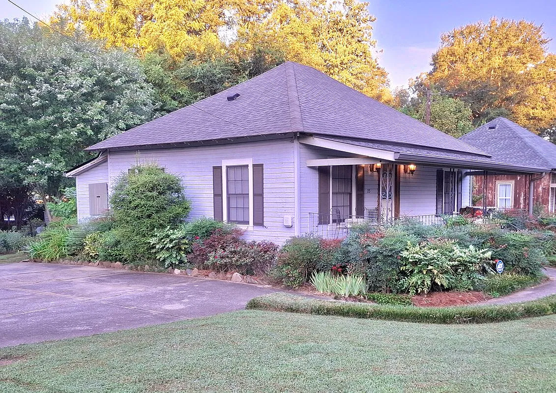 2 bed, 2.0 bath, 1550 sqft, $2,200 — Photo 1