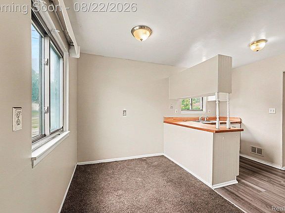 5th image of 14096 Hendricks Ave