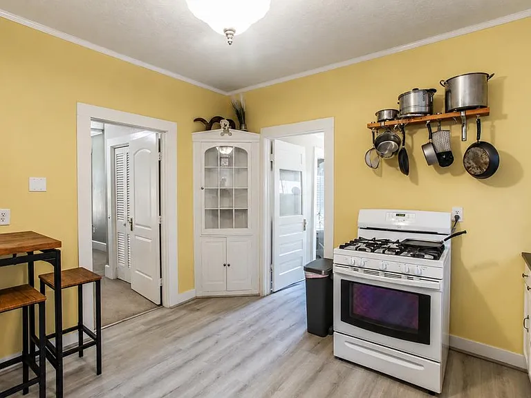 1809 S Lancaster St — Photo 9