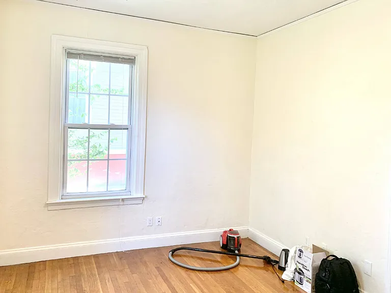 186 Waterman St — Photo 5