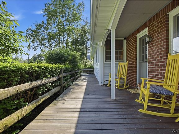 4th image of 1391 Billington Rd