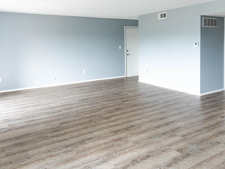 LIMITED TIME OFFER - DISCOUNTED RENTS ON STUDIO, ONE & TWO Bedroom Apartment & Townhomes!! — Photo 12