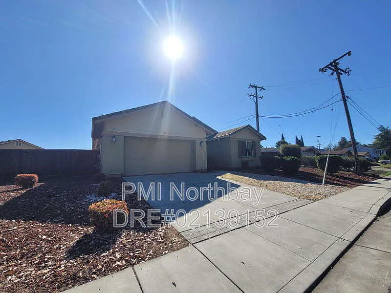 4 bed, 3.0 bath, 2114 sqft, $3,450 — Photo 1