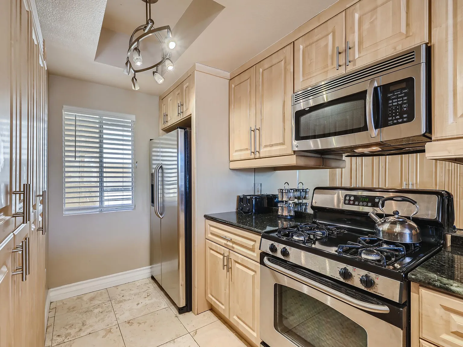 270 E Flamingo Rd — Photo 2