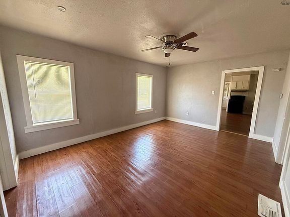 2nd image of 4709 Coronado Ave